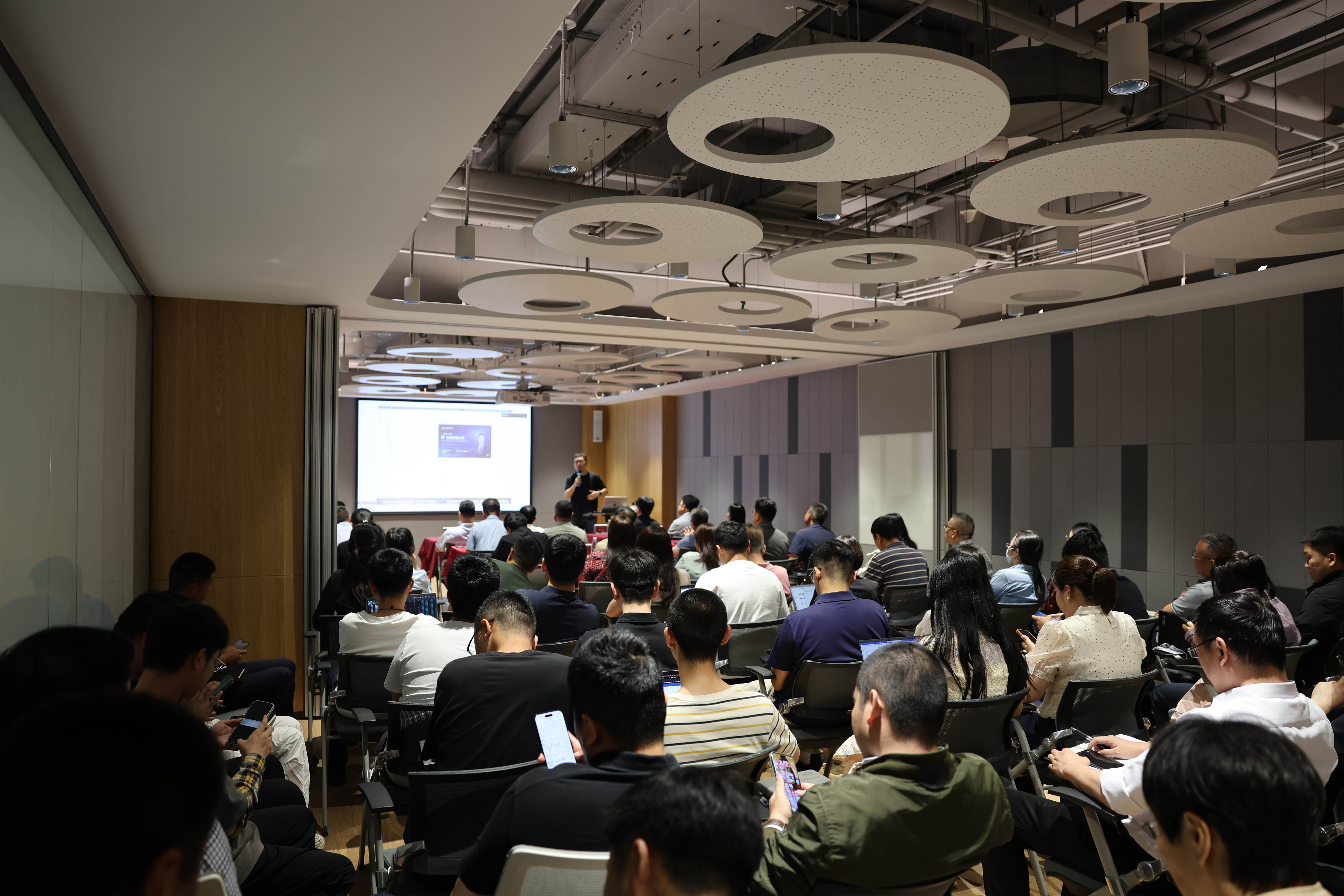 AI分享会1.jpg